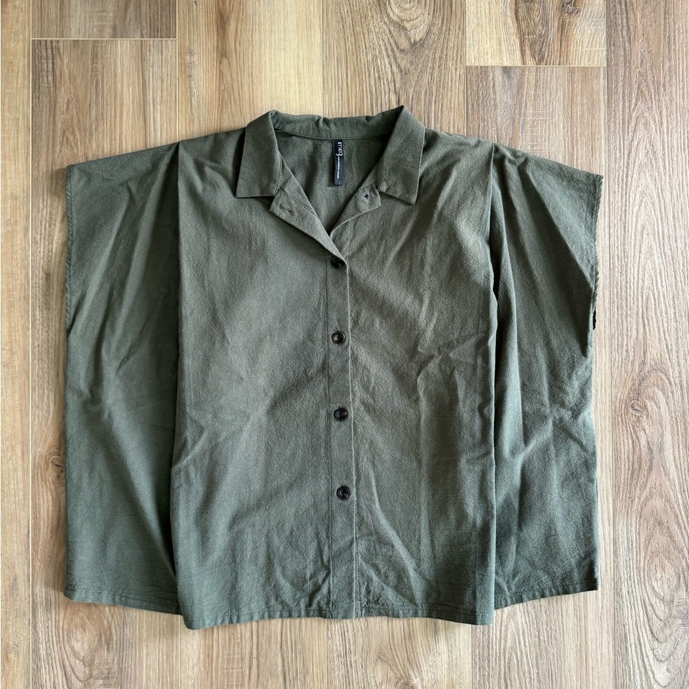 NWOT Meg boxy button up shirt